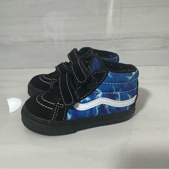 Vans Black and Blue Velcro Sneakers for Everyday Comfort - Picture 2 of 6